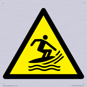 W046 Warning: Surf craft area